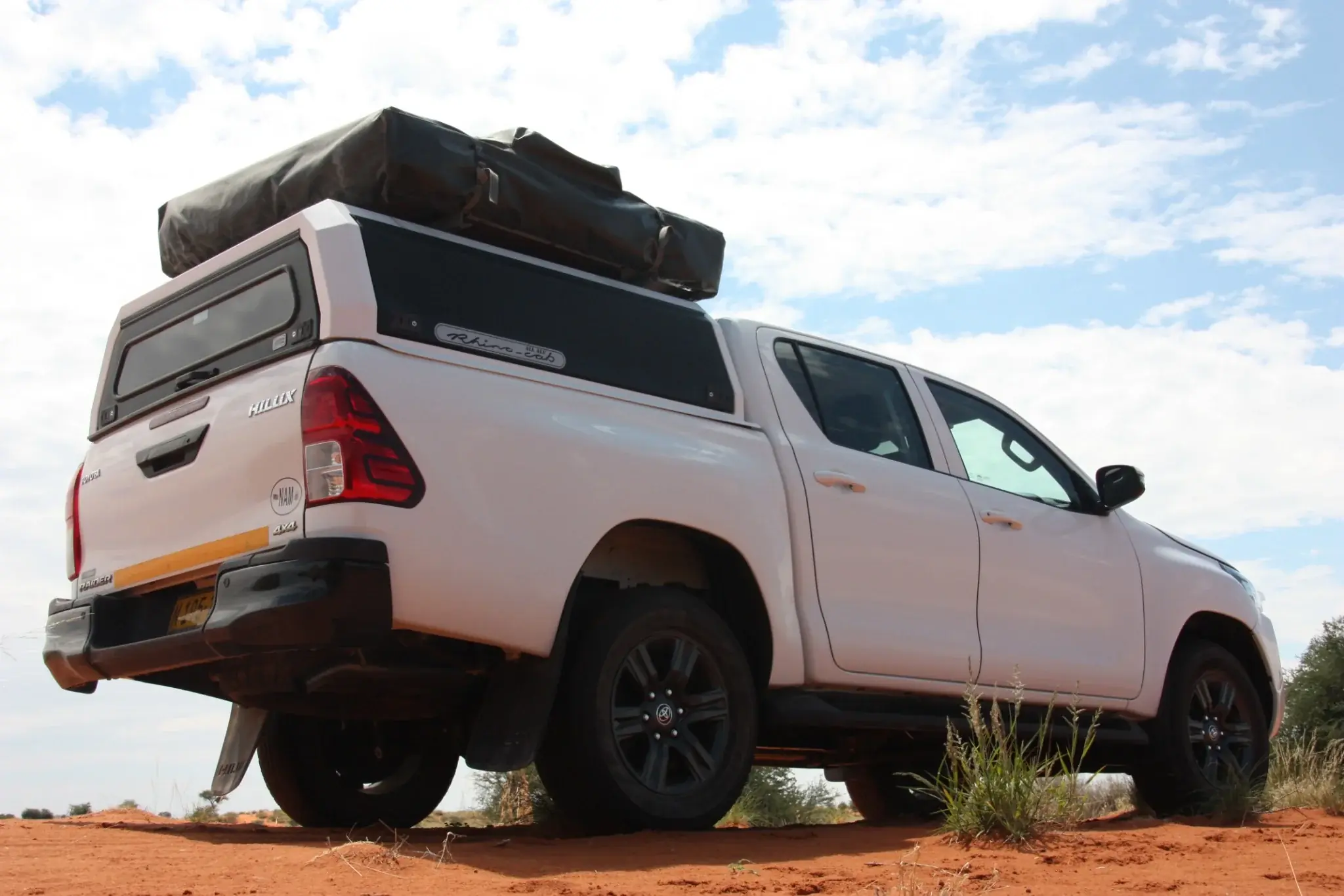 Toyota Hilux side view